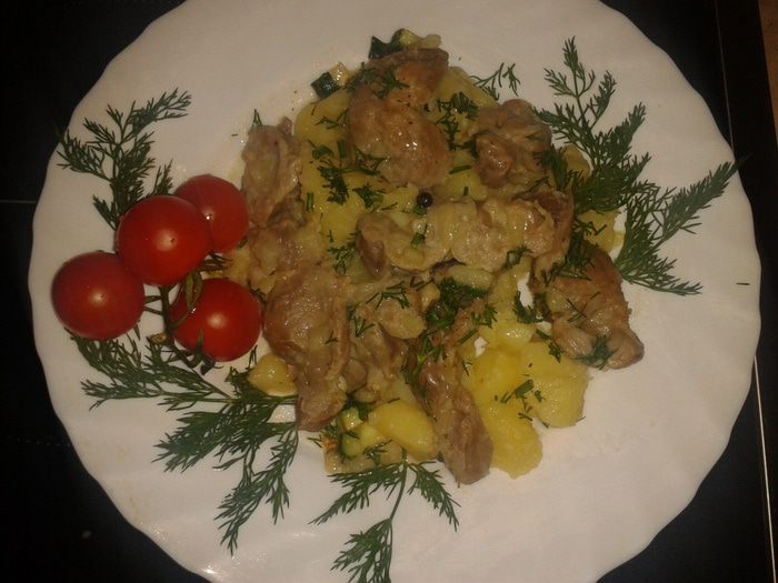 Куриные желудки с картошкой 