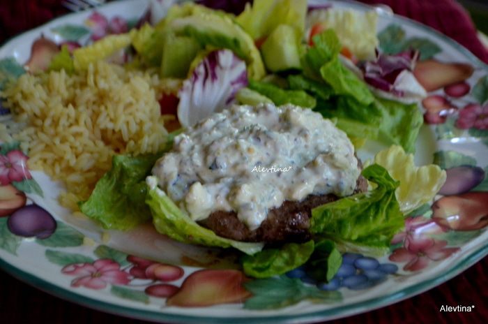 Котлеты из молодого барашка с фисташковым соусом тцадзики