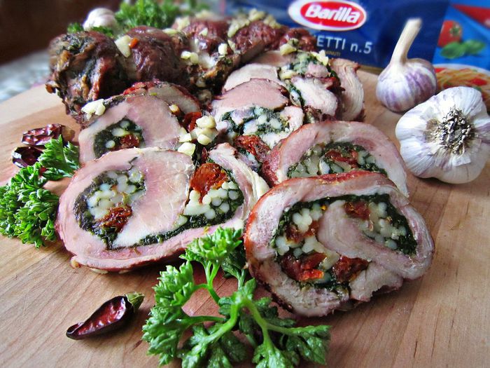 Рулет из свинины "Краски Италии"