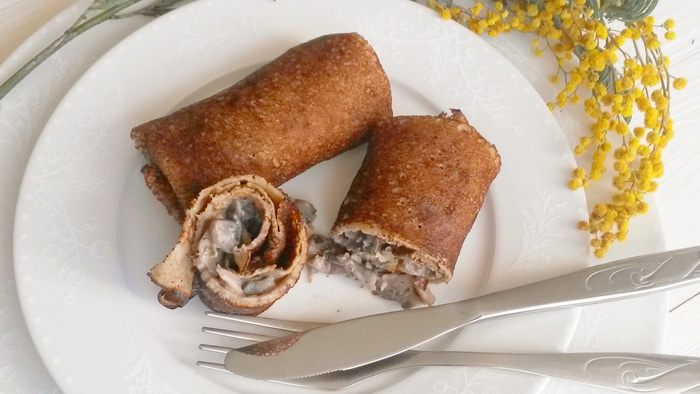 Заварные гречневые блины с шампиньонами
