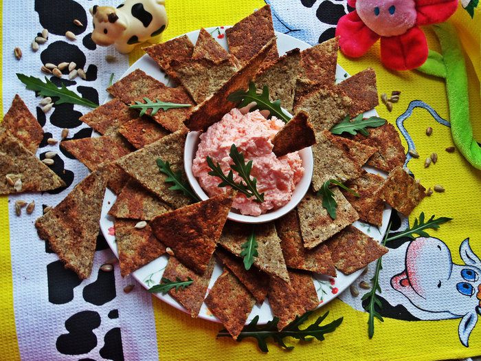 Зерновые луковые чипсы