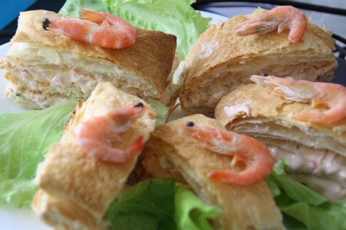 Слойки с креветками