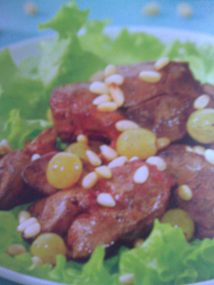 Салат из куриной печени