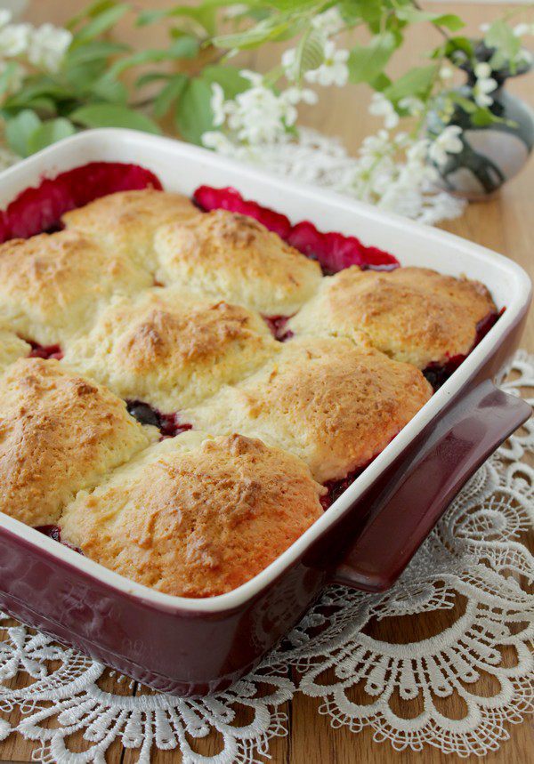 Пирог "Ягодные пуфы"