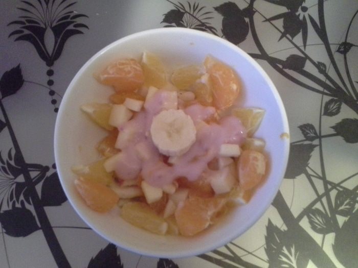 Фруктовый салат с йогуртом "Сладкая жизнь"