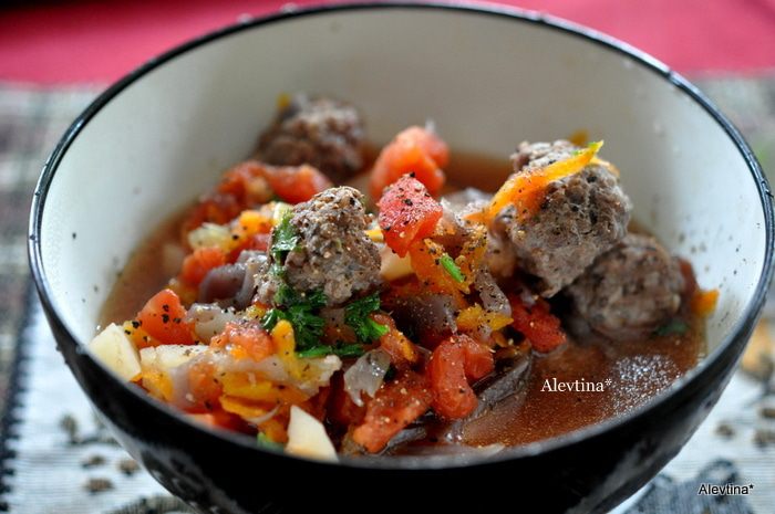  Cуп с фрикадельками из говядины  