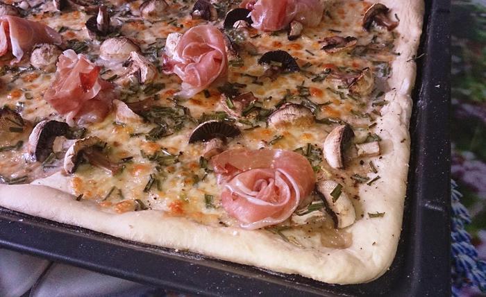 Тарт фламбе с шампиньонами (Flammkuchen)