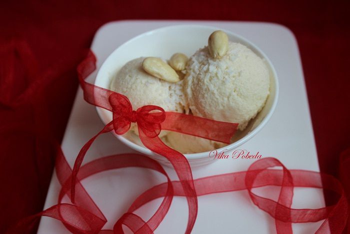 Кокосово-миндальное мороженое а-ля Рафаэлло