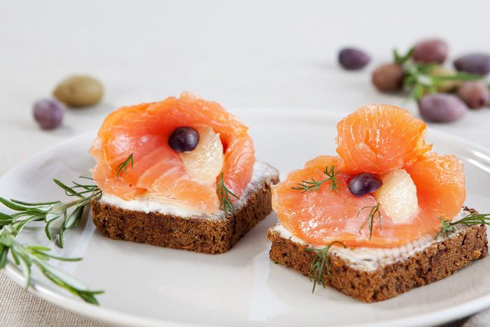 Сэндвич с семгой и маскарпоне