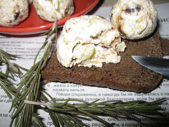 Пикантная закуска из феты, оливок и меда