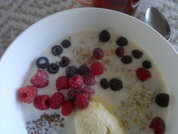 Овсянка с ягодами