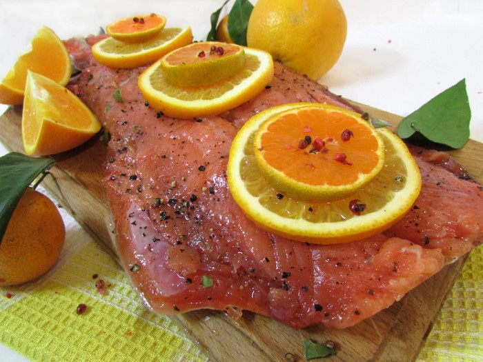 Пряная форель с апельсинами