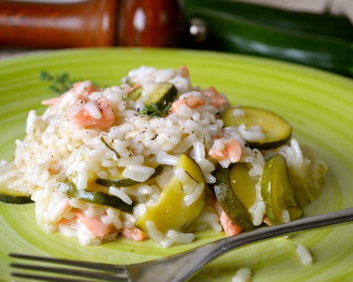 Ризотто с цукини и слабосоленым лососем