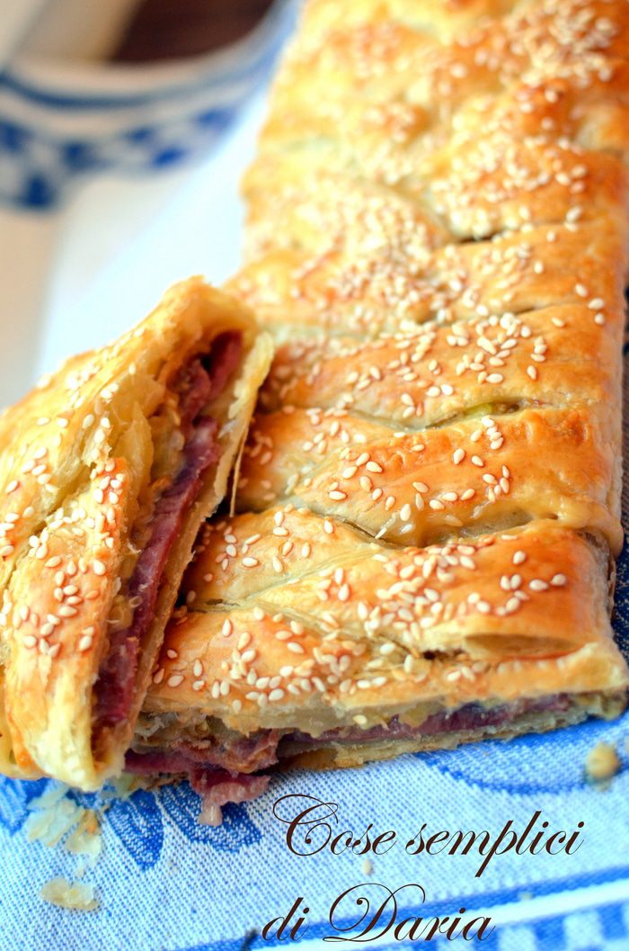 Штрудель с кабачками, ветчиной и сыром