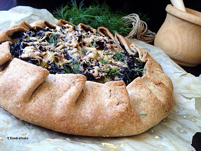 Ржаная галета с картофелем и грибами