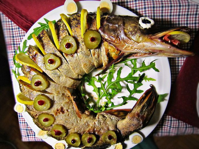 Праздничная фаршированная щука "По щучьему веленью"