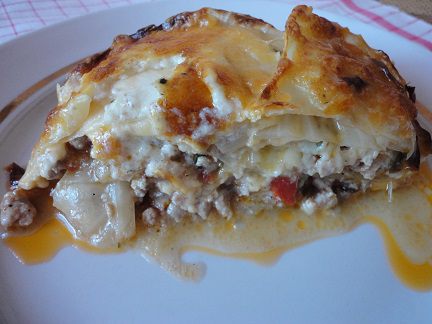 Лазанья из капусты и свинины