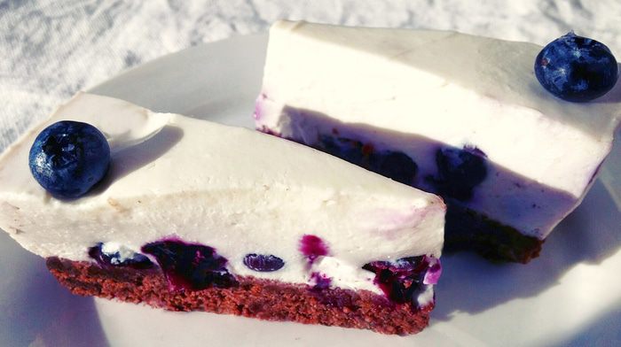 Летний чизкейк с рикоттой и голубикой без выпечки